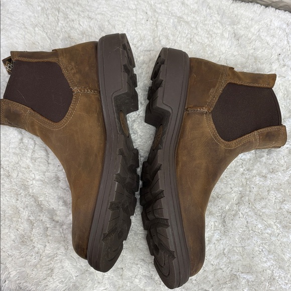 UGG Biltmore Chelsea Boots - Picture 6 of 11